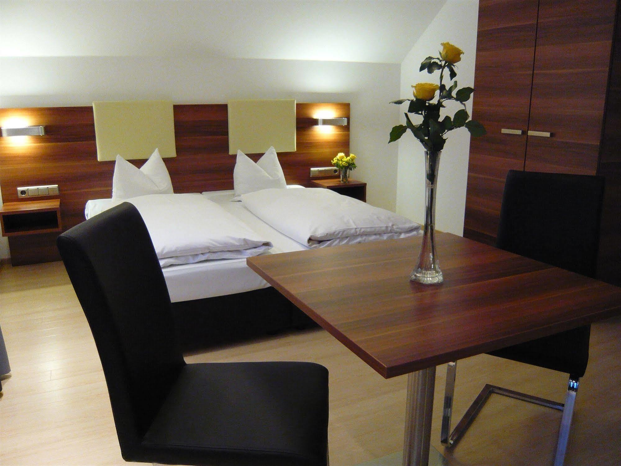 Hotel Das Essigmanngut Аниф Екстериор снимка